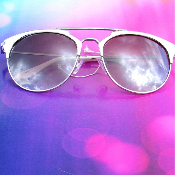 Sunglasses - Picture 2 of 11